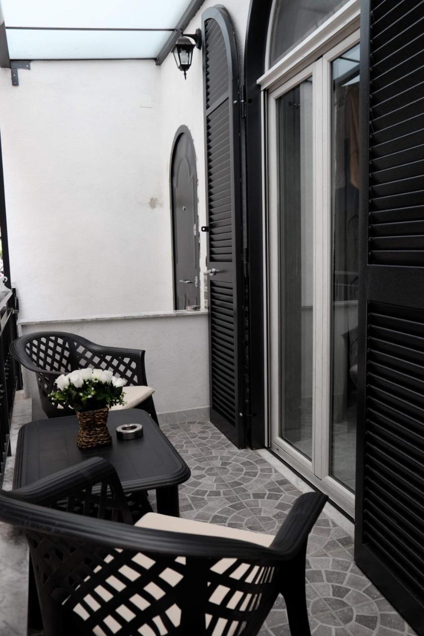 Sannazzaro 70 * Naples